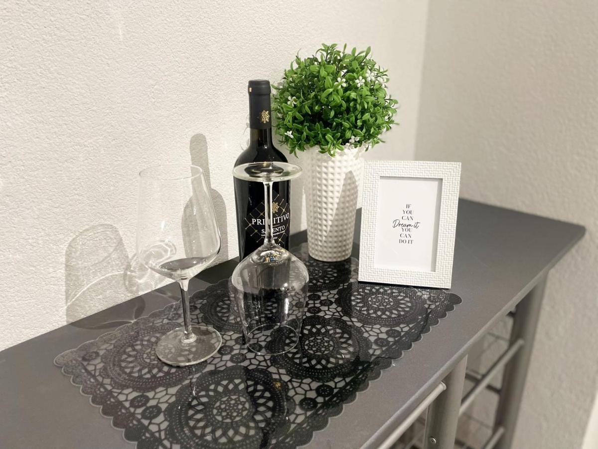 Perfekte 1,5 Wohnung Zentral In Leonberg Gegenueber Einkaufzentrum Exteriér fotografie